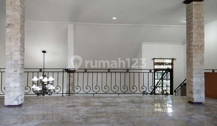Disewakan Rumah Furnished 2 Lantai di Renon, Denpasar  6