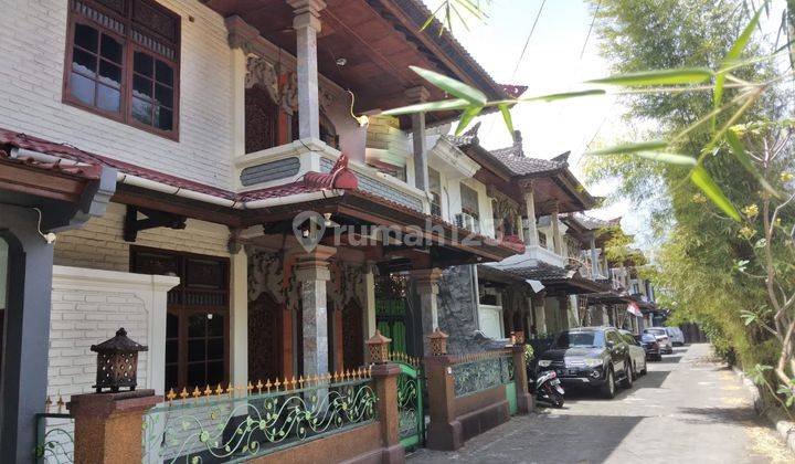 Disewakan Rumah Besar, 5 kamar tidur di Renon. Hanya 3 menit ke Plaza Renon! 1