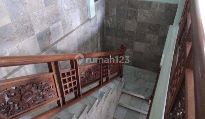 Disewakan Rumah Besar, 5 kamar tidur di Renon. Hanya 3 menit ke Plaza Renon! 5