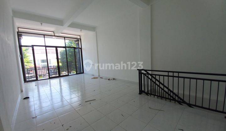Disewakan Ruko dengan Parkir Luas di Jalan Utama Denpasar Barat 4
