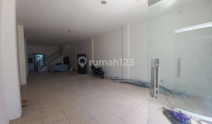 Disewakan Ruko 3 Lantai di Pinggir Jalan Jalur Bisnis Seminyak, Kuta.  8