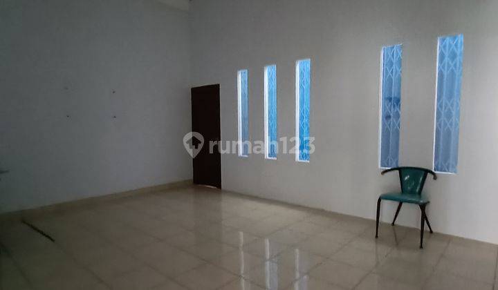 Bangunan Kantor 3 Lantai Siap Pakai di Kuta 2