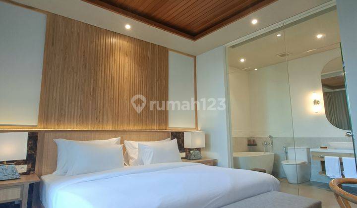 Brand New Modern Tropical Villa in Canggu, walking distance to Beach! 2