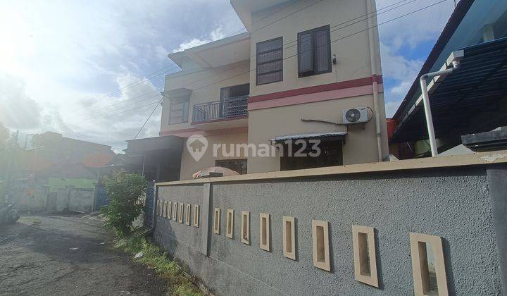 House for sale with a large yard in Ubung Kaja Denpasar 1