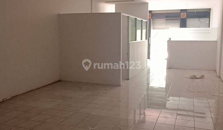 3 Floor Shophouse for Rent in Renon 2