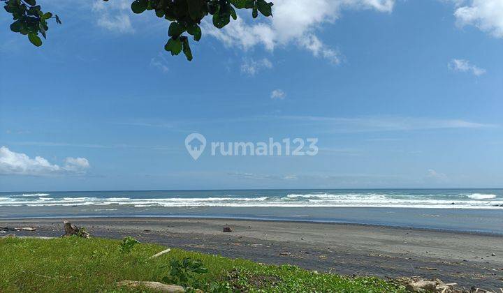 Beachfront Villa for Rent in Cemagi, Canggu 2