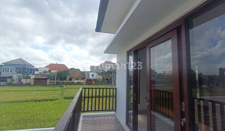 Villa Baru View Ricefield di Denpasar Timur, 5 menit ke Living World 2