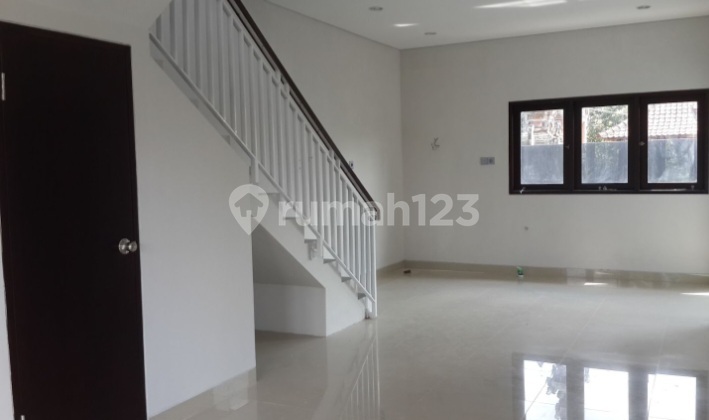Rumah Minimalis 4 Kamar di Area Gatot Subroto Barat Denpasar