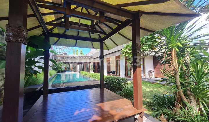 Tropical 3 Bedroom Villa for Rent in Bumbak Kerobokan Kuta Tropical 3 Bedroom Villa for Rent in Bumbak Kerobokan Kuta