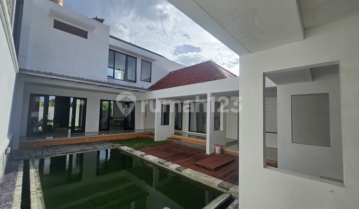 6 Bedroom Villa For Rent at Renon Denpasar