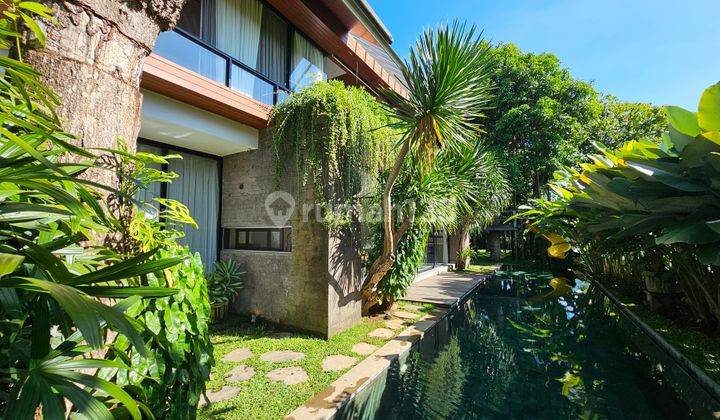 4 Bedroom Villa di Renon, 5 menit ke Sanur 4 Bedroom Villa di Renon, 5 menit ke Sanur