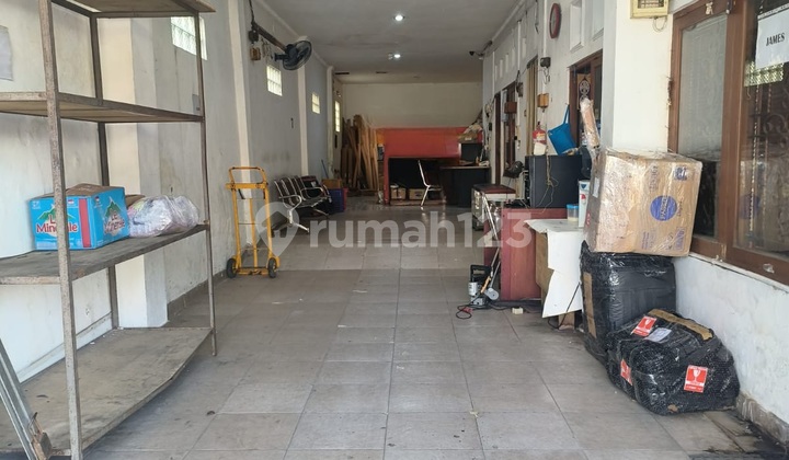 Business Building/Shop House in East Denpasar, Near Udayana Shopping Complex 2
