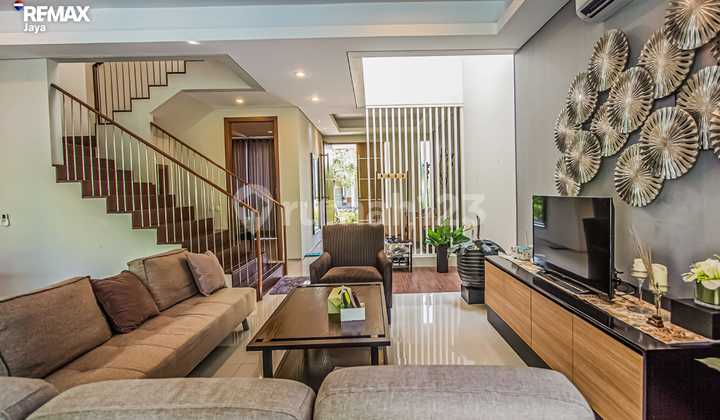 Rumah Cantik di Cluster Premium Citraland Denpasar 2