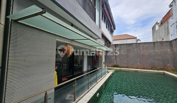 Luxury Villa Concept House in Raya Renon Denpasar