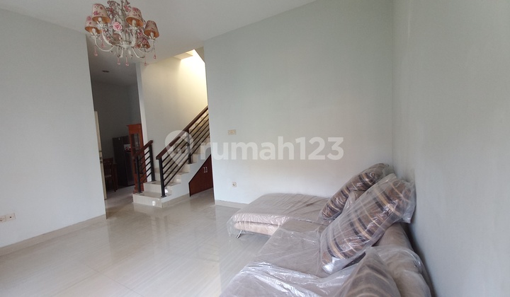 Rumah 3 Kamar Tidur Furnished di Kerobokan, dekat sekolah SLK  2