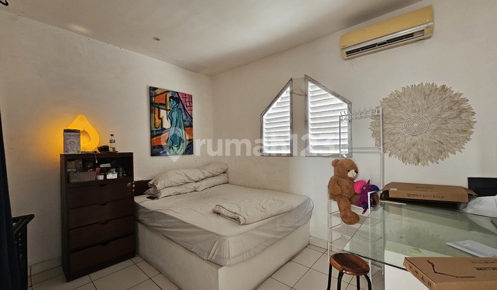 Rumah Besar, Halaman dan Parkiran Luas, Ada Pool di Gn Soputan Dekat Depo Bangunan Denpasar 2