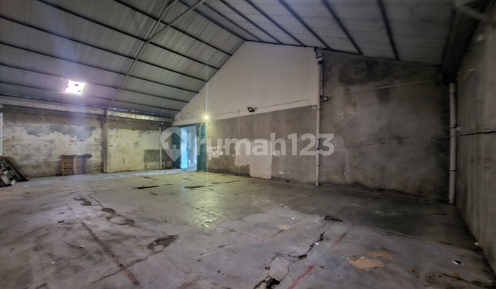 Office Plus Warehouse in Gatsu Tengah Denpasar