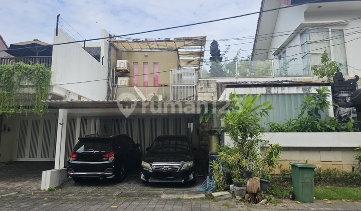 Rumah Ekslusif dalam Komplek One Gate Sunset Road Kuta