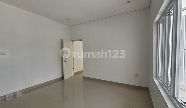 Rumah Baru Parkir 2 Mobil di Pedungan, Denpasar Selatan 2