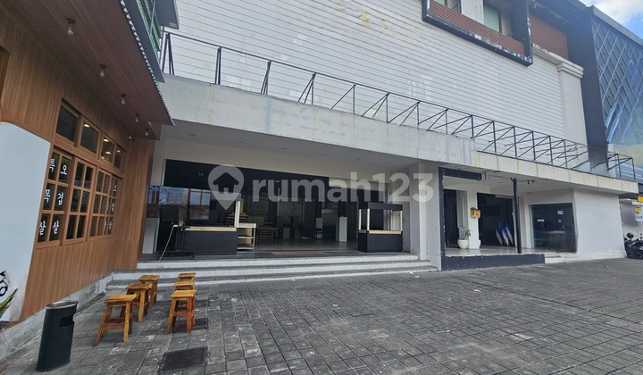 Ex Restaurant with Large Parking Lot for Rent in Uluwatu Jimbaran Ex Restaurant with Large Parking Lot for Rent in Uluwatu Jimbaran