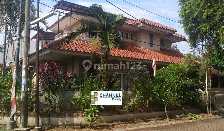 Rumah Siap Huni Depan Taman Lokasi Strategis, Rumah Di Bsd, Rr 1