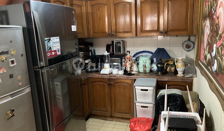 Rumah Berlokasi Strategis Dan Jalan Yang Lebar Di Tomang 2