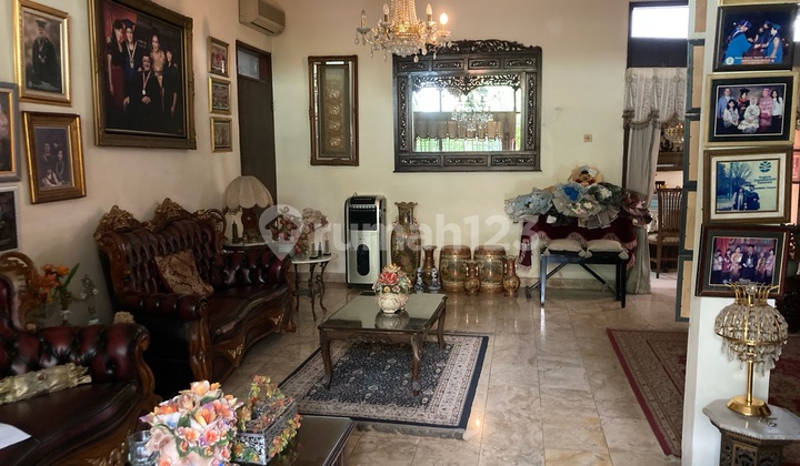 Rumah Berlokasi Strategis Dan Jalan Yang Lebar Di Tomang Rumah Berlokasi Strategis Dan Jalan Yang Lebar Di Tomang