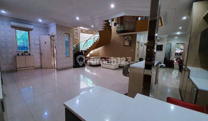 Rumah Hoek 2 Lantai Kelapa Gading SHM bisa 7 Mobil 2