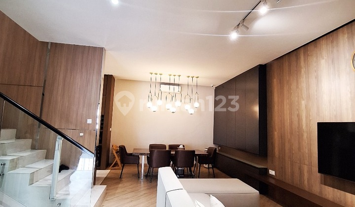 Rumah Fully Furnished Pantai Indah Kapuk