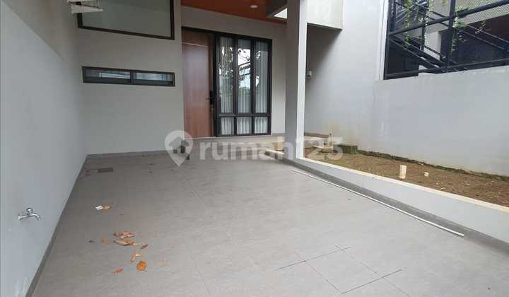 For Rent 2-Story House Ready to Live Semi-Furnished Strategic Flood-Free in Villa Melati Mas Serpong For Rent 2-Story House Ready to Live Semi-Furnished Strategic Flood-Free in Villa Melati Mas Serpong