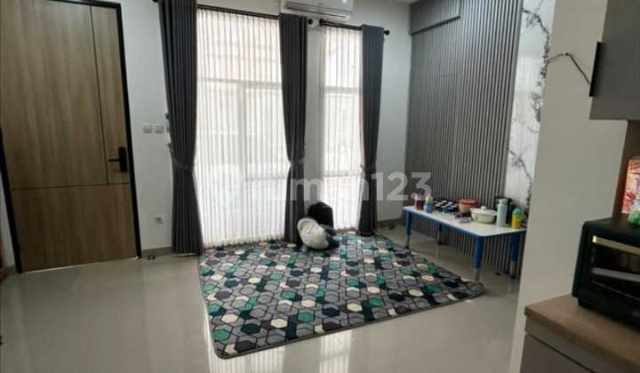 Dijual Rumah Siap Huni Sangat Terawat Furnish Konsep Modern Tropical dengan Roof Garden 2