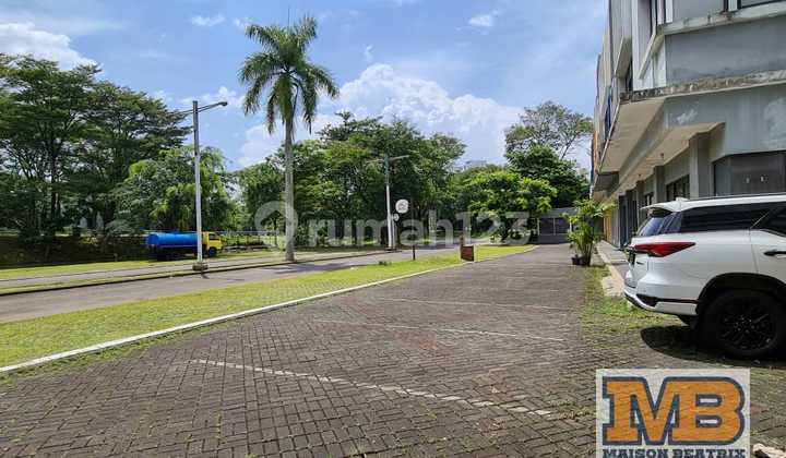 For Rent: 2-Front 3-Story Shop House in Manhattan The Green BSD 2