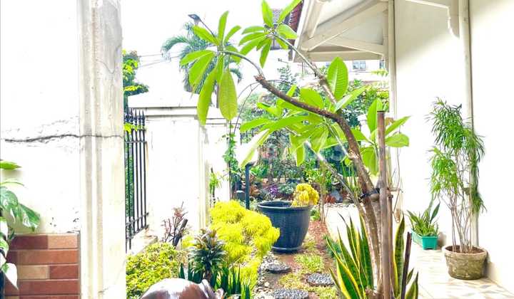 FOR SALE FURNISHED 2-STORY HOUSE CORNER POSITION READY TO OCCUPY IN MEGAPOLITAN CINERE 2