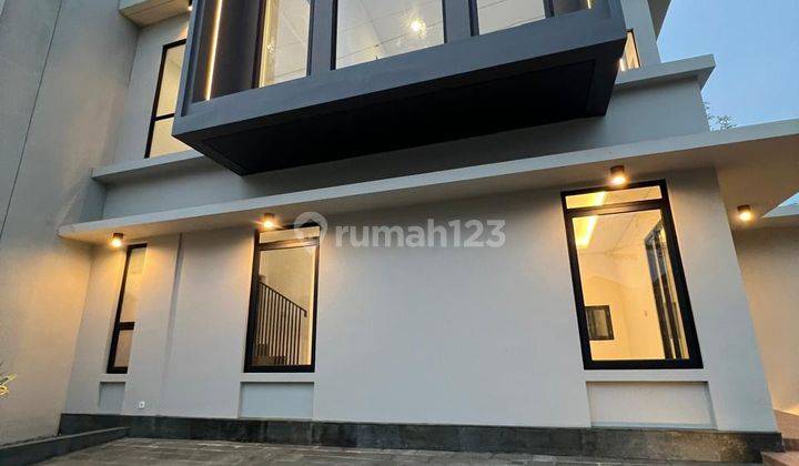 Rumah Babatan Pantai Model Scandinavian 2 Lt 1