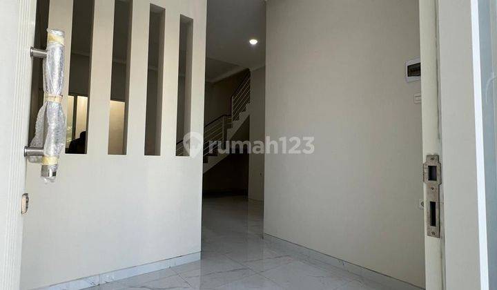 Jual Rumah Gress Minimalis 2 Lantai, Di Mulyosari Dekat Pakuwon City 2