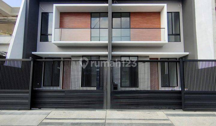 RUMAH GRESS MINIMALIS 2 LANTAI DI MANYAR TIRTOYOSO UTARA 1