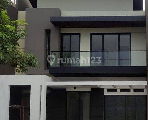 Dijual Rumah 2 Lantai SHM Siap Huni Citraland Utama Woodland Surabaya 1