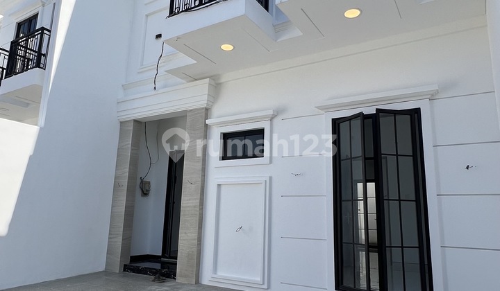 FOR SALE NEW AMERICAN STYLE HOUSE NEAR PAKUWON CITY, 6-CAR ROAD ACCESS