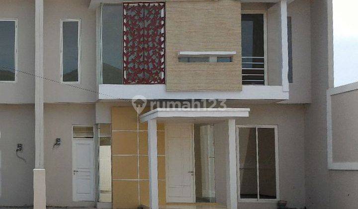 Di Jual Rumah 2 Lantai Di Perumahan Regency One Wonorejo SHM 1