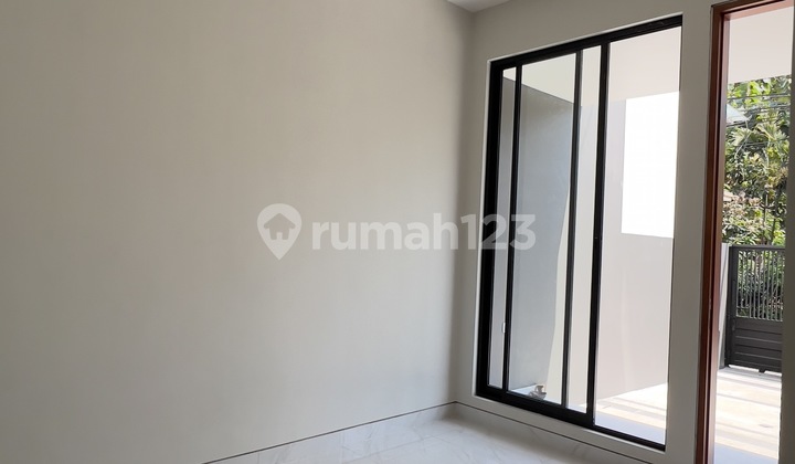 RUMAH BARU DIJUAL DI SURABAYA KUTISARI SIAP HUNI 2