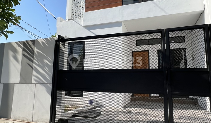 Rumah Baru Siap Huni Shm Hook Taman Gading Pantai Dekat Pakuwon City