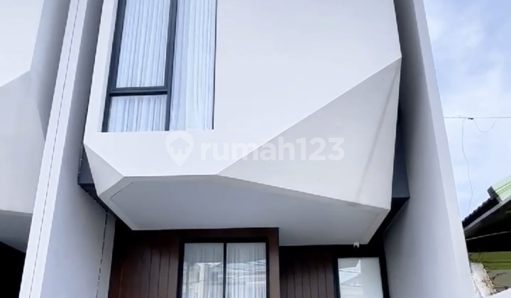 New House Near Pakuwon City Surabaya with Bonus Furnishings and SHM