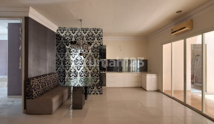 Rumah Mewah di Puri Galaxy Palm Courts Siap Huni dan SHM 2