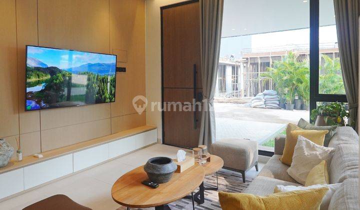 Townhouse Baru, Ada Taman Samping, Design Modern di Cirendeu 1