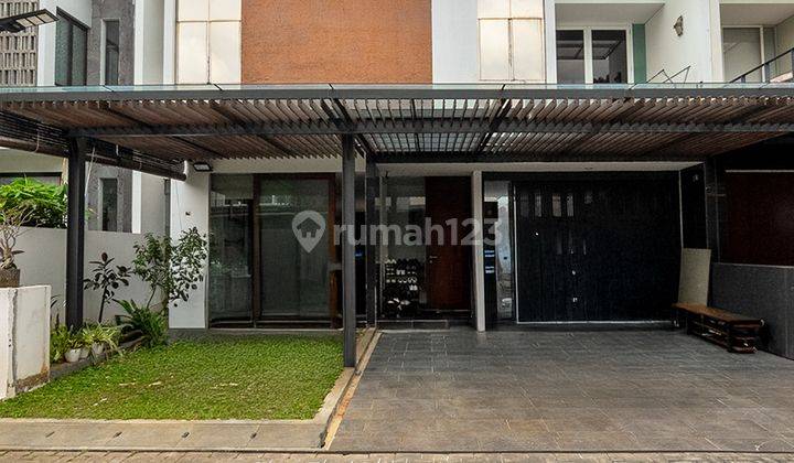 Townhouse Modern, Ada Pool di Kemang, Jakarta Selatan 1