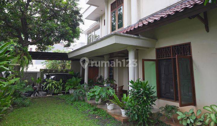 Rumah Asri, Taman Luas, Semi Furnished di Pancoran, Jakarta Selatan 1