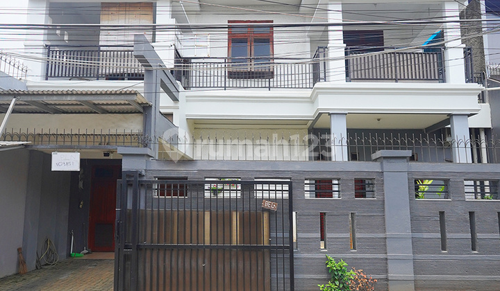 Di Bawah Harga Pasar, Rumah Strategis di Kebayoran Baru, Jakarta Selatan