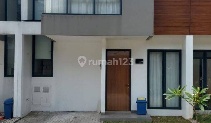 Townhouse Modern Minimalis di Bintaro, Tangerang Selatan 1