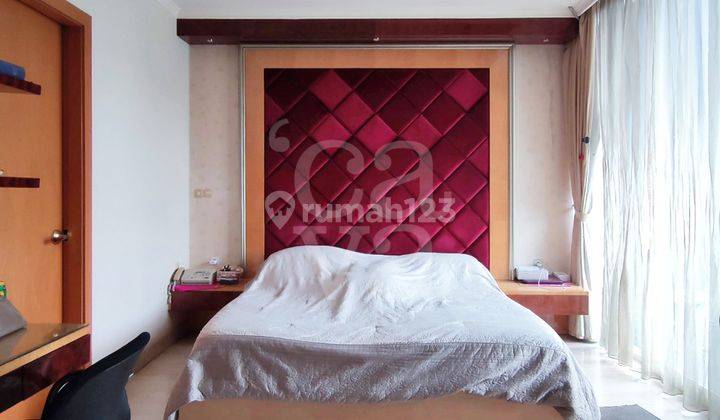 TURUN HARGA, VERY GOOD DEAL. Sudirman Residence Apartment, 236 Sqm, 3 Br, Furnished 2