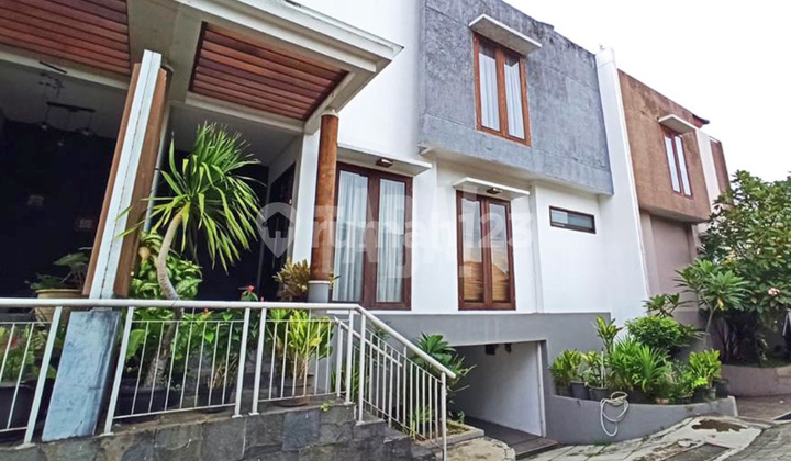 Townhouse Tropical, Private Pool di Kemang, Jakarta Selatan Townhouse Tropical, Private Pool di Kemang, Jakarta Selatan